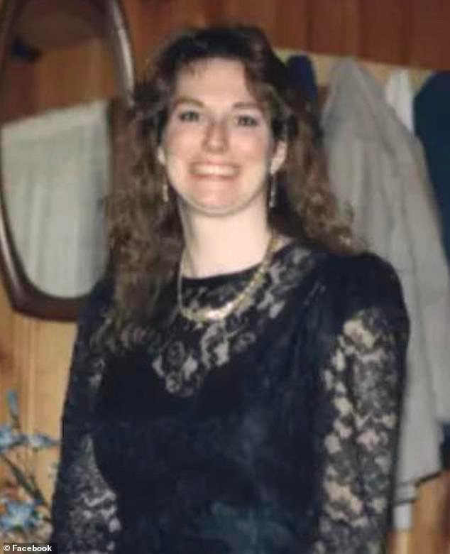 Hombre liberado tras la desaparición de su esposa es acusado de asesinar a OTRA mujer hace 20 años