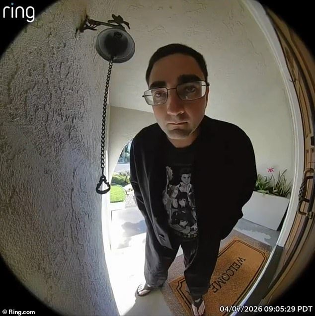 La peor pesadilla de la familia se produjo cuando un extraño apareció en su puerta en el Área de la Bahía.