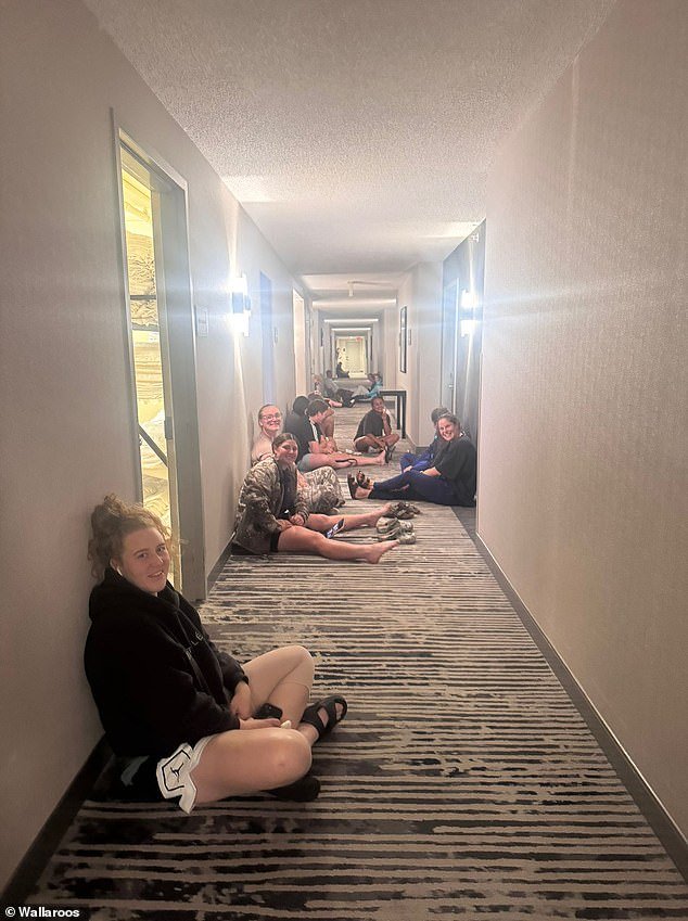 La selección australiana de fútbol femenino tiene que buscar refugio ante un tornado durante su gira por América