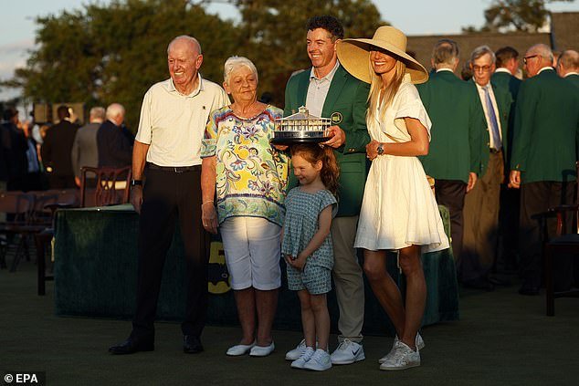 Revelado: Los relojes de lujo que usó Erica Stoll en el Masters… y ninguno de ellos fue fabricado por el patrocinador de su esposo Rory McIlroy