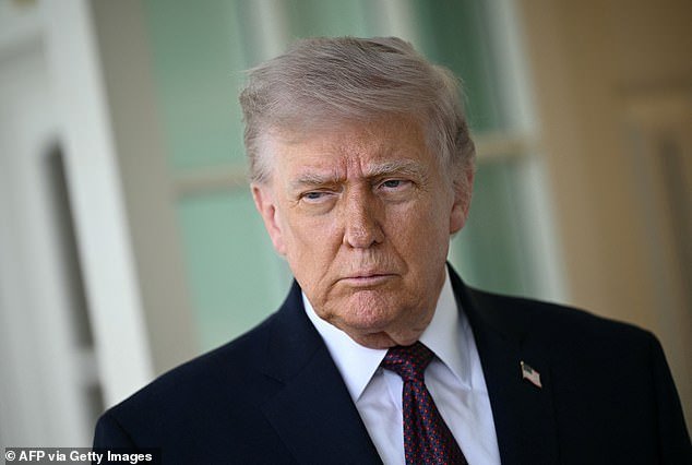 El ebanista de Trump abandona la Casa Blanca en medio de la agitación para hacerse cargo de la máquina de medio plazo de 100 millones de dólares