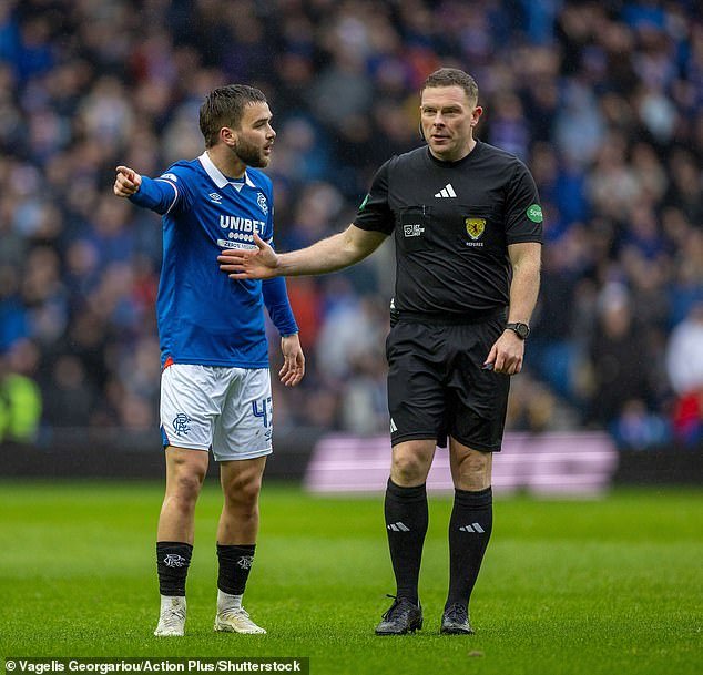 La vergonzosa ausencia de árbitros escoceses en la lista de 170 jugadores de la FIFA para la Copa del Mundo sólo demuestra que el VAR no ha mejorado a los silbantes: sólo ha aumentado su ineptitud.