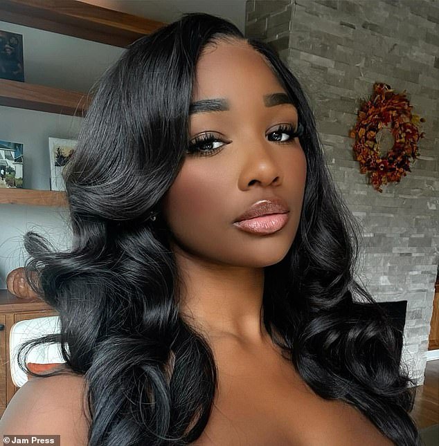 Llena de alegría, la estrella de Internet de 31 años compartió un vídeo en el que su novio le propuso matrimonio en la paradisíaca isla de Zanzíbar… Seis días después, murió en circunstancias misteriosas.