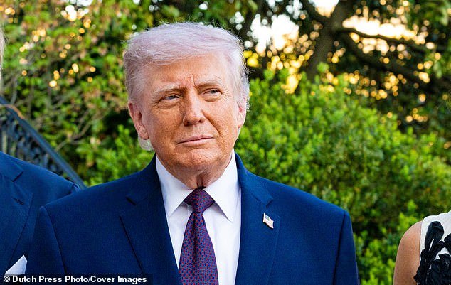 Trump utiliza la sorprendente afirmación de Irán para impulsar a los republicanos a apoyar la controvertida ley de espionaje.