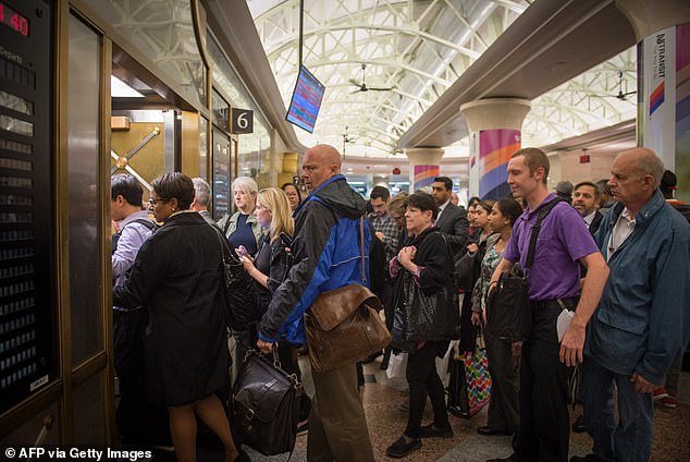 NJ Transit quiere aprovechar que los espectadores de la Copa Mundial viajan a los próximos juegos, cobrando MÁS de $100 por un viaje típico de $13