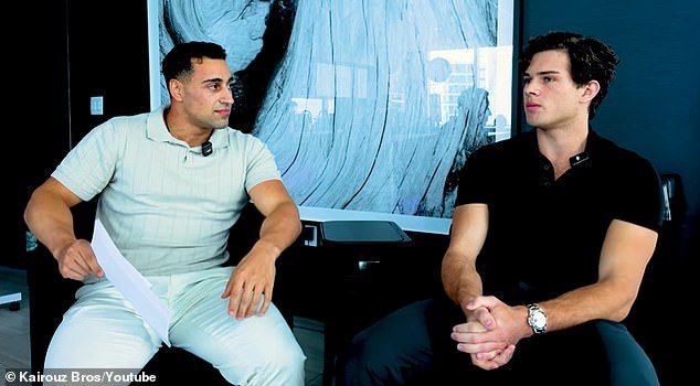 ‘Looksmaxxer’ Clavicular revela la desconcertante razón por la que los hombres NUNCA deberían usar una camiseta de fútbol en una charla con una influencer australiana