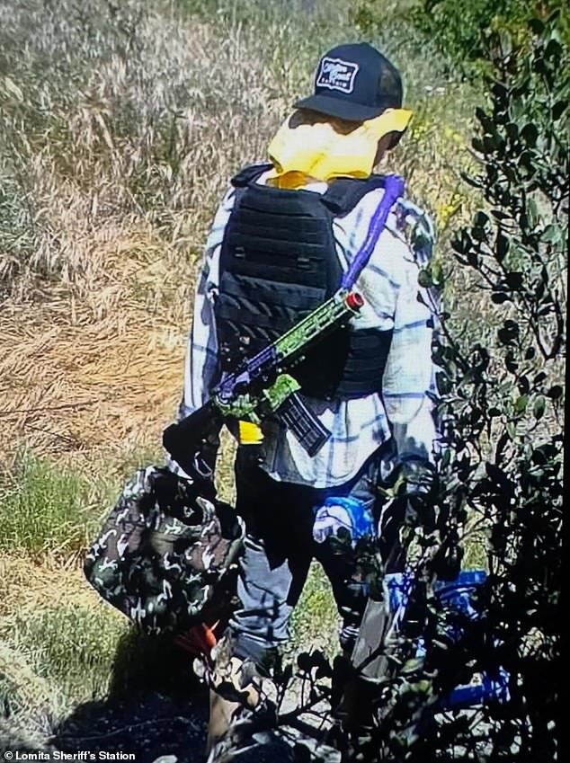 Arrestan a un ‘tirador con chaleco balístico’ cerca del Trump National Golf Club LA mientras salen a la luz espeluznantes ‘mensajes garabateados en las armas’