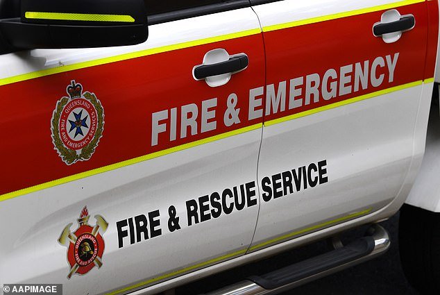 Horror cuando un hombre es encontrado muerto en un toldo afuera de una casa en Bowen Hills