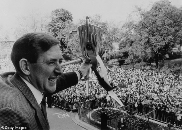 ¿Cómo habría reaccionado la leyenda del club Danny Blanchflower con el Tottenham al borde de un humillante descenso y el norte de Londres desesperadamente falto de líderes?, pregunta MATT BARLOW