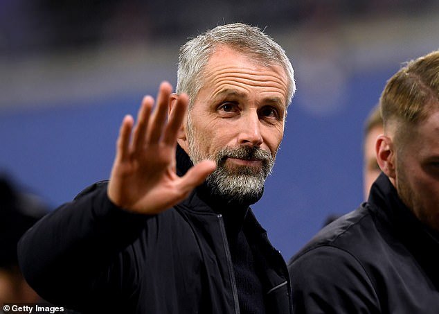 El Bournemouth intensifica las conversaciones con el ex entrenador de la Bundesliga tras anunciar que Andoni Iraola se marchará al final de la temporada