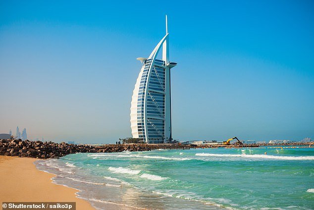 El emblemático hotel Jumeirah Burj al Arab de Dubái cerrará por amplias renovaciones mientras los turistas evitan los Emiratos Árabes Unidos debido a la guerra de Irán