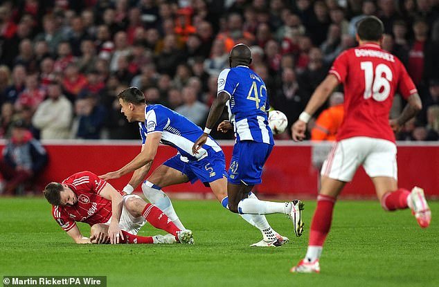 Nottingham Forest 1-0 Porto (2-1 global): los anfitriones se preparan para la semifinal de la Europa League contra el Aston Villa, pero las lesiones de tres jugadores clave arruinan sus esperanzas de supervivencia en la Premier League