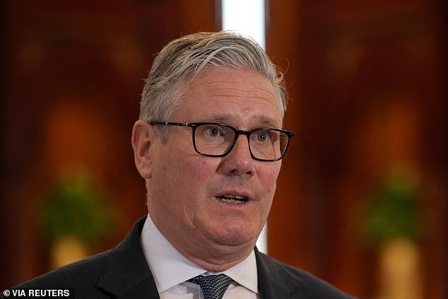 Explosión que podría significar el final: Starmer se tambalea al borde mientras sus ‘mentiras’ quedan expuestas mientras el número 10 admite que Mandy no aprobó la autorización de seguridad… y el Primer Ministro profesa su ignorancia