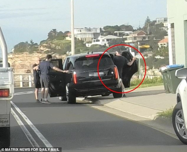 La mano oculta del viaje de chicas de Meghan: el ‘amigo en común’ que negoció el retiro de 3.000 dólares por cabeza de la duquesa HOY queda expuesto en un paseo por la costa y su historia como su confidente más confiable