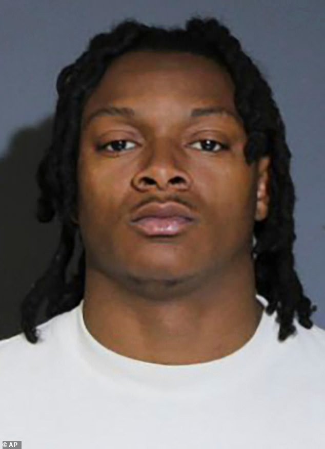 El coacusado de Rashee Rice ha sido condenado a pagar 3 millones de dólares por un accidente automovilístico a alta velocidad en Dallas… un año después de que la estrella de los Kansas City Chiefs fuera sentenciada a prisión.