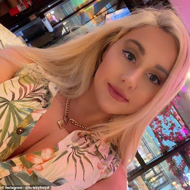 La reportera despedida de la NFL, Crissy Froyd, duplica las críticas a Dianna Russini en una ardiente declaración después de que perdió su trabajo por una publicación brutal.