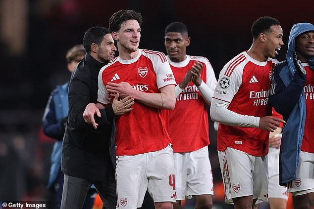 Revelado: El Arsenal ‘encendió un fuego REAL’ durante el encuentro crucial de Mikel Arteta con las estrellas de los Gunners en el campo de entrenamiento del club después de que el entrenador hiciera comentarios extraños en la conferencia de prensa mientras intenta evitar una catastrófica derrota por el título.