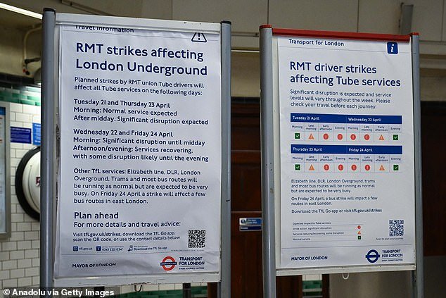 Londres se sume en el caos en los viajes mientras los trabajadores militantes del metro se declaran en huelga OTRA VEZ consecutiva durante la semana laboral de cuatro días.