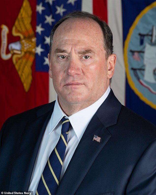 Otro alto funcionario militar estadounidense renuncia en medio del actual conflicto de Trump con Irán