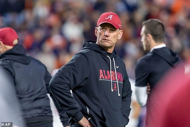 Alabama le entrega al entrenador en jefe Kalen DeBoer un enorme contrato nuevo por valor de casi $ 90 millones