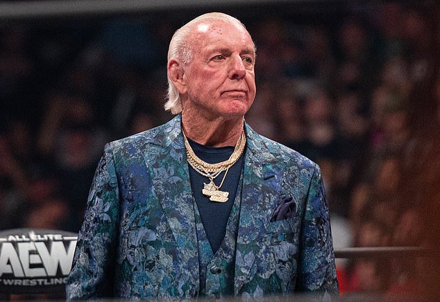 La leyenda de la WWE, Ric Flair, revela que fue expulsado de WrestleMania porque amenazó con golpear a un nuevo luchador