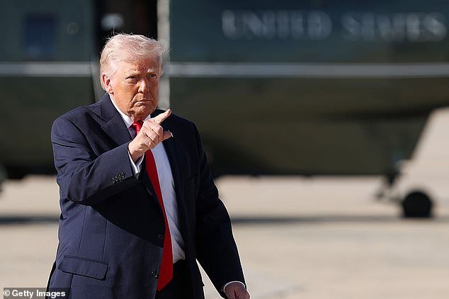 El Estrecho de Ormuz podría permanecer cerrado durante al menos seis meses, ya que Irán dice que es “imposible” reabrir vías navegables clave debido a la acción militar de Estados Unidos.