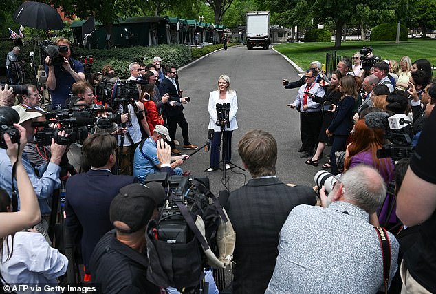 JD Vance fue excluido de las conversaciones de paz con Irán cuando Trump envió a Jared Kushner y Steve Witkoff a Pakistán.