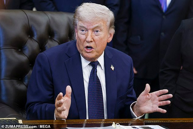 ANDREW NEIL: La vorágine económica que se avecina hacia nosotros está ganando ritmo. Pero nuestros ministros inútiles simplemente se tapan los oídos con los dedos y cierran los ojos con fuerza.