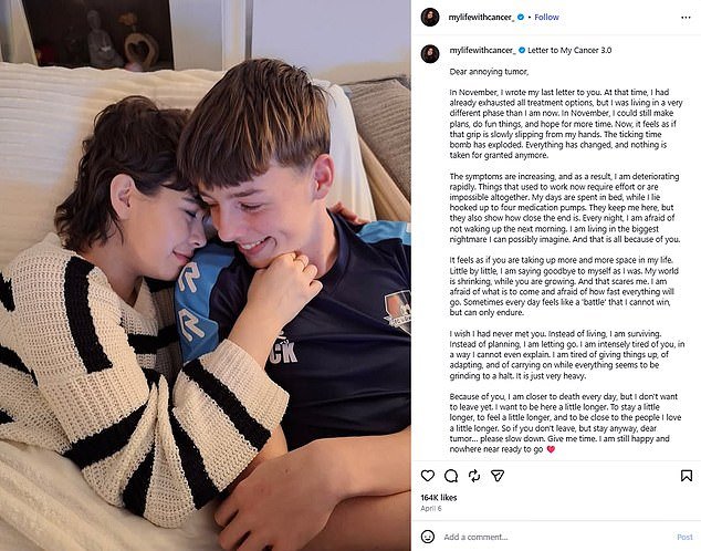 La influencer holandesa de 19 años muere de un cáncer poco común pocas semanas después de una publicación desgarradora en la que les decía a sus seguidores: “No estoy lista para irme”.