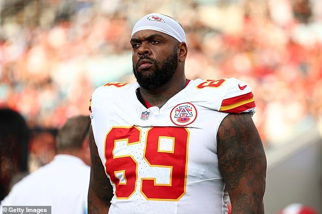 Ex estrella de los Chiefs y dos veces campeón del Super Bowl nombrado como persona de interés en la muerte de una mujer desaparecida