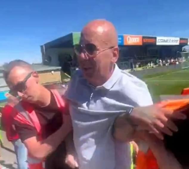 El club vegano Forest Green Rovers niega que un aficionado fuera expulsado del estadio por tirar una “colilla de tocino” al suelo