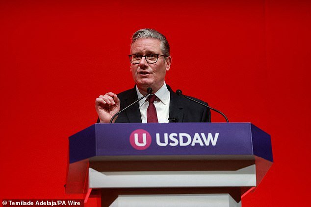 El día del juicio final de Starmer: el Primer Ministro está a punto de ordenar a los diputados laboristas que voten en contra de la investigación del escándalo de Mandelson que podría obligarlo a dejar el cargo.