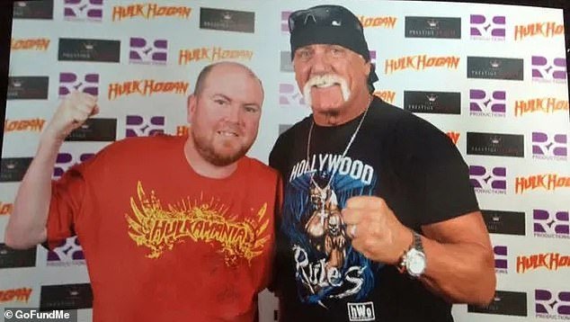 El fanático de la WWE de 43 años que desapareció en Wrestlemania en Las Vegas es encontrado muerto en un motel del Strip