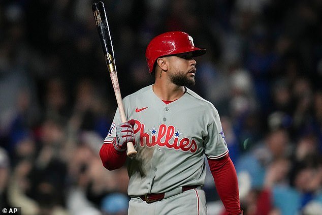 Momento asombroso: las estrellas de los Filis son abucheadas en un partido de hockey en su propia ciudad mientras la temporada comienza con horror