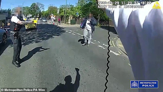 El líder del Partido Verde, Zack Polanski, ha sido condenado por retuits criticando al héroe policía que mató al “terrorista” de Golders Green.