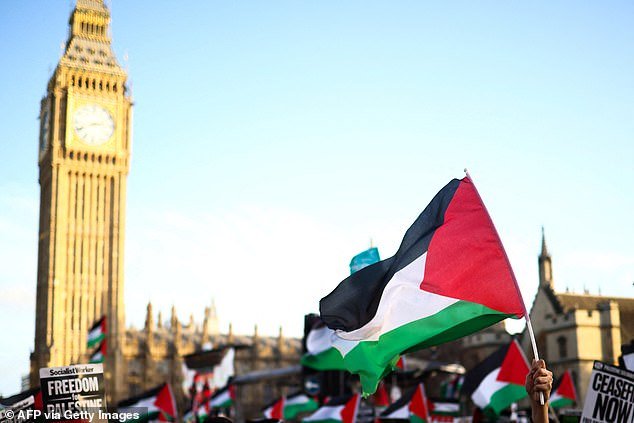 Los ministros bloquearon un intento de prohibir las “marchas del odio” pro-palestinas el mes pasado a pesar de advertir que estaban alimentando el antisemitismo en Gran Bretaña.