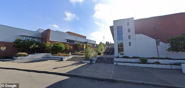 Al menos cinco personas fueron hospitalizadas en estado “grave” tras un apuñalamiento en una escuela secundaria de Washington