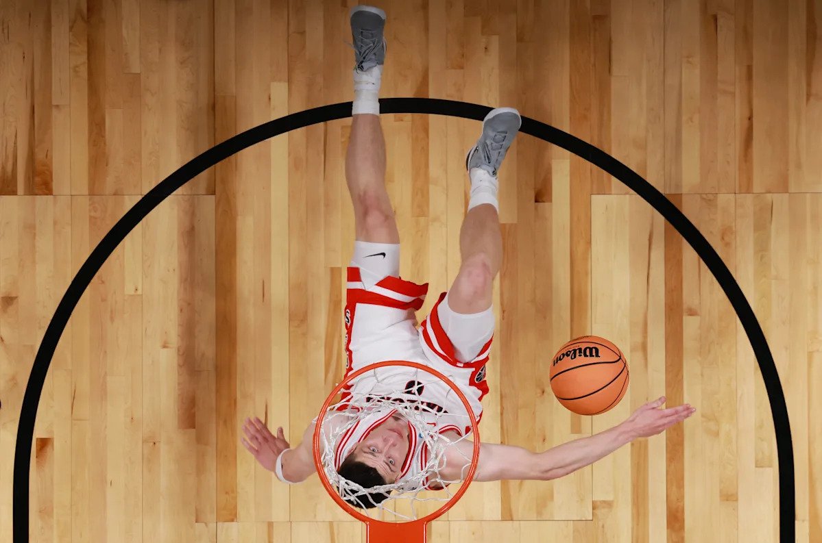 NCAA Final Four 2026: Cómo ver Michigan vs Arizona en el torneo de baloncesto masculino de hoy