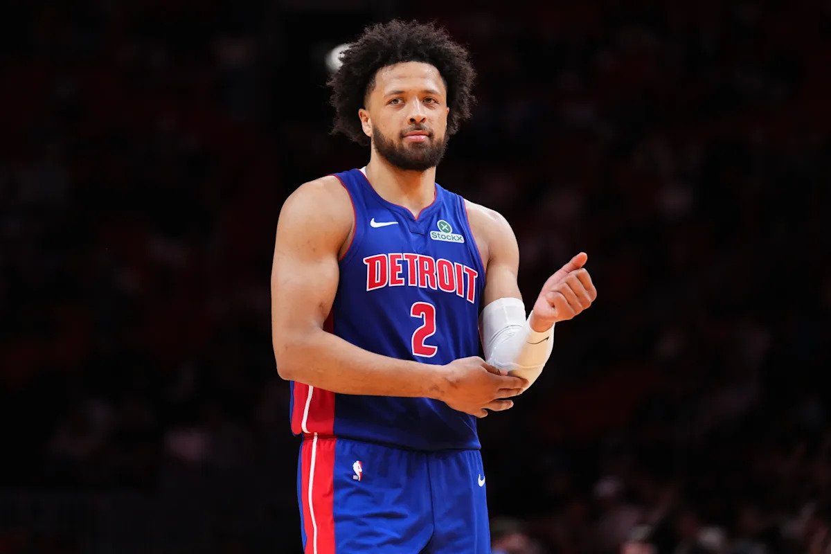 La estrella de los Pistons, Cade Cunningham, regresa de un colapso pulmonar para registrar 13 puntos y 10 asistencias en la victoria sobre los Bucks.