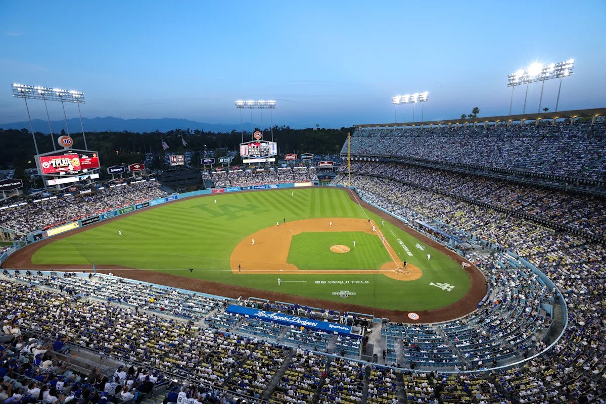 Fanático de los Dodgers recibió $11.8 millones por jurado después de que LAPD lo cegó parcialmente durante la celebración de la Serie Mundial