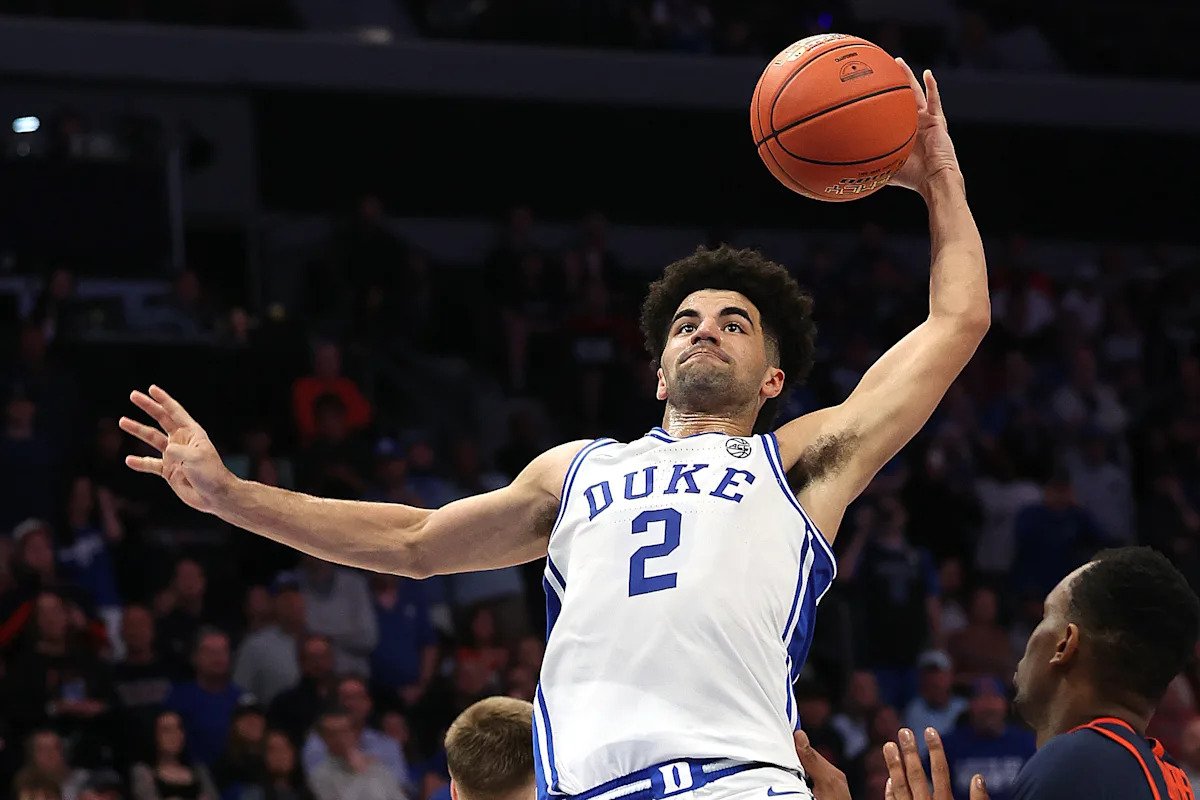 Duke está firmando una asociación de varios años con Amazon, que transmitirá tres juegos de baloncesto masculino de los Blue Devils en 2026-27.