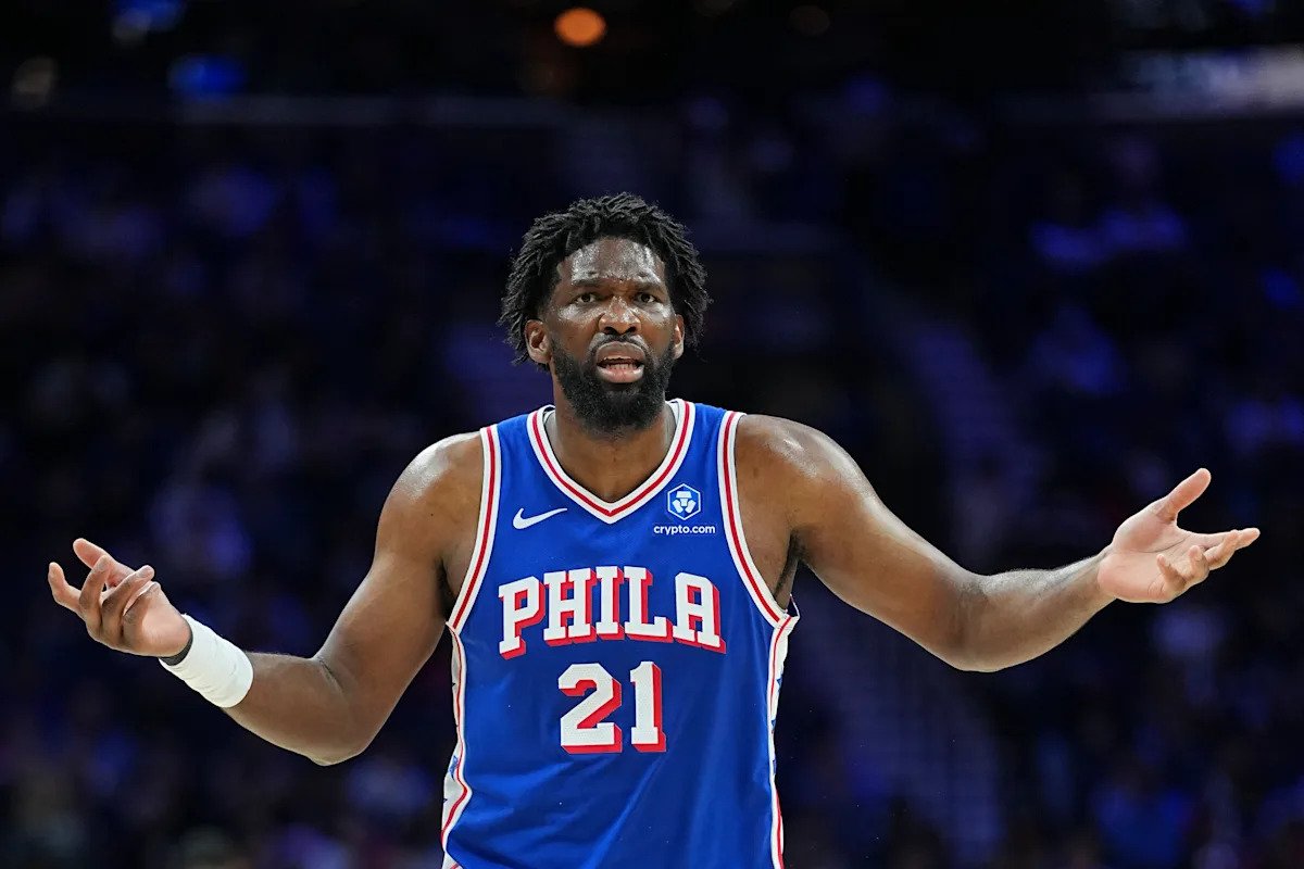 76ers y Joel Embiid envían mensajes contradictorios sobre el centro jugando contra Wizards: “Debe ser una broma del Día de los Inocentes”