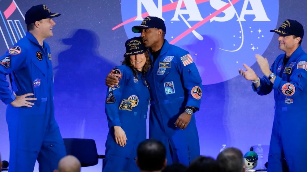 Vídeo ¿Qué sigue para los astronautas de Artemis II después del histórico desastre hídrico?