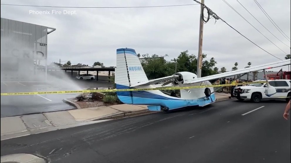 Vídeo: Hidroavión realiza aterrizaje de emergencia en Phoenix Road