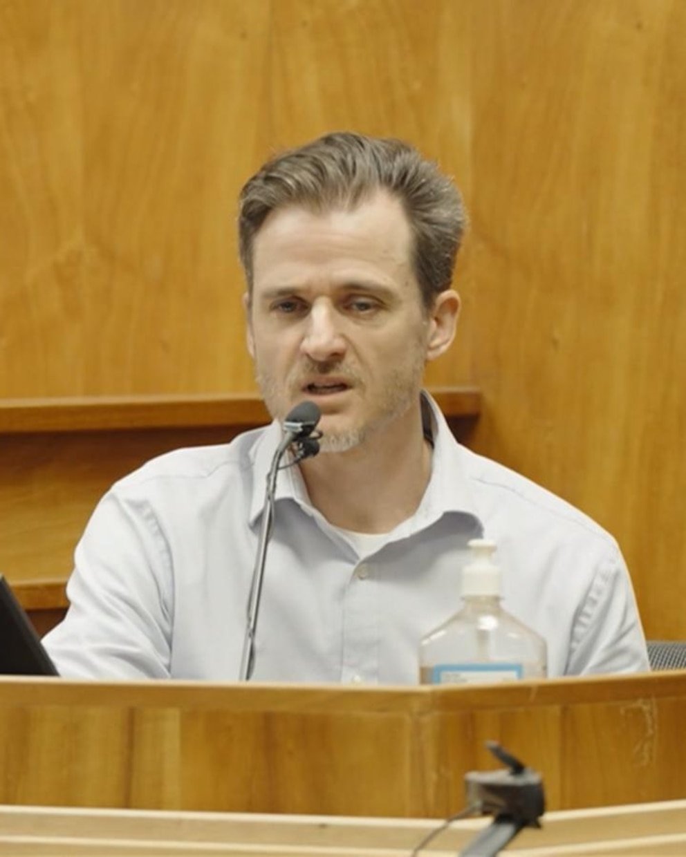 MIRAR: Médico de Hawái afirma que actuó en defensa propia al testificar