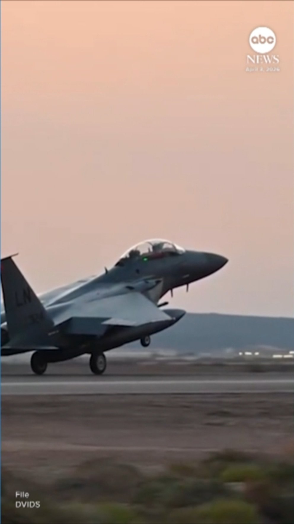 MIRAR: Un avión de combate estadounidense parece haber sido derribado por Irán, dice un funcionario estadounidense