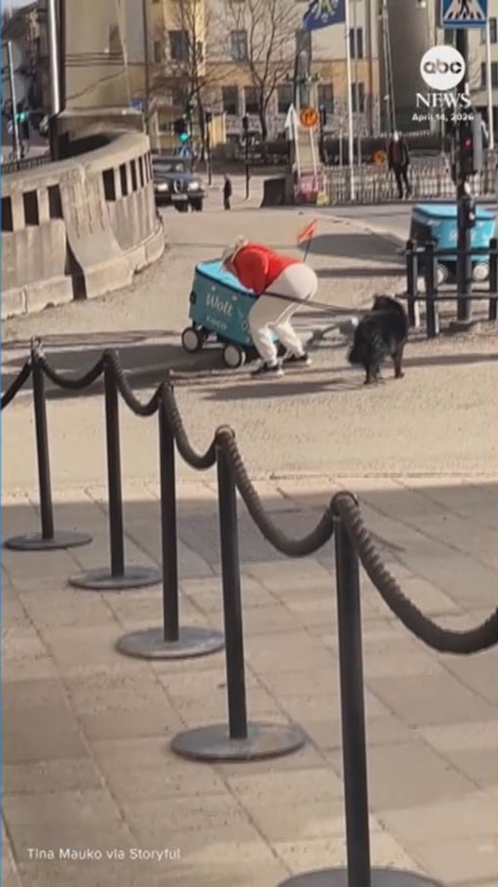 MIRAR: Los robots de reparto en problemas reciben el impulso de personas serviciales en Finlandia