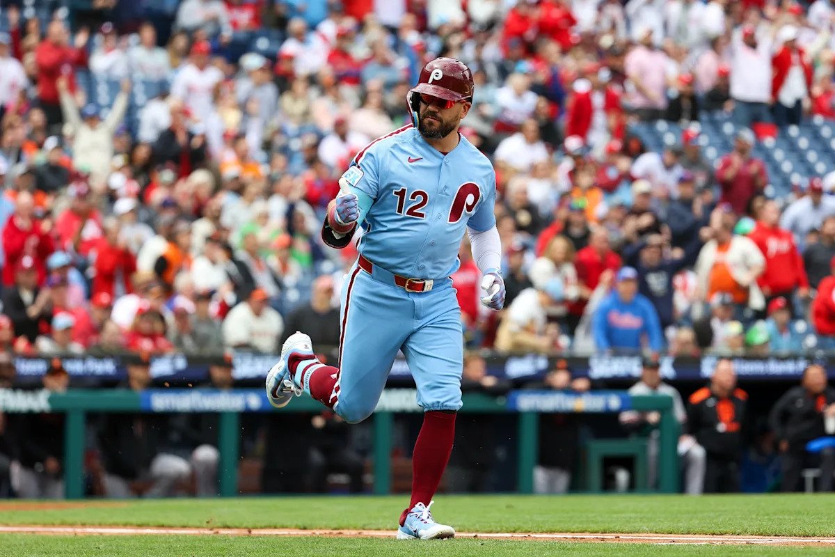 Kyle Schwarber se convierte en el noveno jugador activo de la MLB en conectar 350 jonrones mientras los Filis superan a los Gigantes y comienzan una doble cartelera.