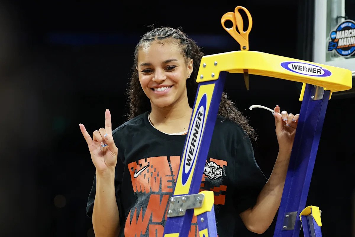 Jordan Lee se une a la creciente lista de jugadores de Texas que ingresan al portal de transferencias de la NCAA