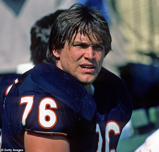 El campeón del Super Bowl y leyenda de la NFL, Steve McMichael, es diagnosticado con CTE un año después de su muerte a la edad de 67 años.